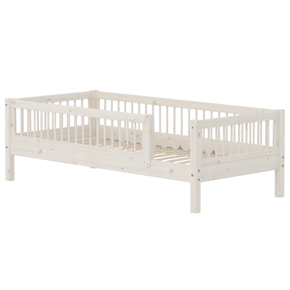 FLEXA CLASSIC Single bed sa zaštitnom ogradicom s prečkama White