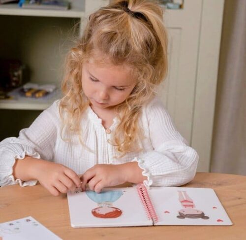 Little Dutch knjiga s naljepnicama Dress me up-Rosa