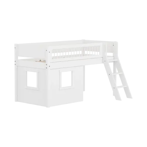 FLEXA WHITE Mid-high Krevet Treehouse s kosim ljestvama IZLOŽBENI PRIMJERAK