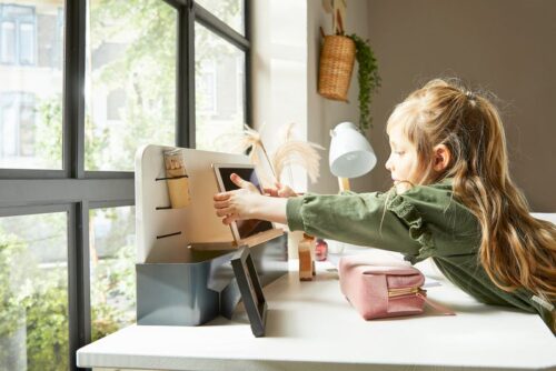 Stalak za knjige i tablet