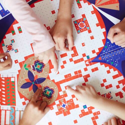 poppik-puzzle-stickers-autocollants-jeu-educatif-6-768x768-1 Poppik Kraljica naljepnice za poster