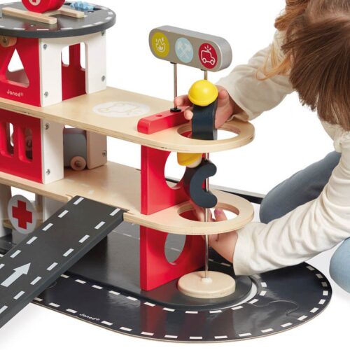 vatrogasci4 Janod Drvena vatrogasna postaja