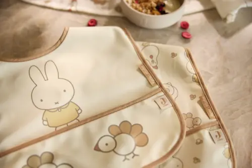 Jollein vodootporni podbradnik Miffy Family Farm 2 komada