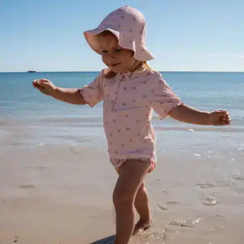 0033341_summer-2026-swim-beach-collection-673-shopify-square Little Dutch Majica za plivanje Dreamy Seashells 3-6 mj.