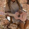 Little Dutch drvena gitara Safari Friends roza